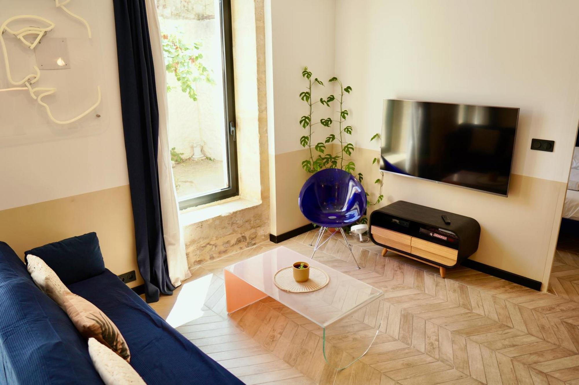 Roma Divine Home Cinema Et Jardin Nimes Exterior photo